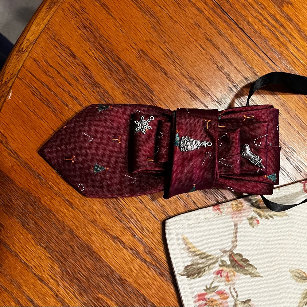 Festive Red Necklace Necktie with Holiday Motifs